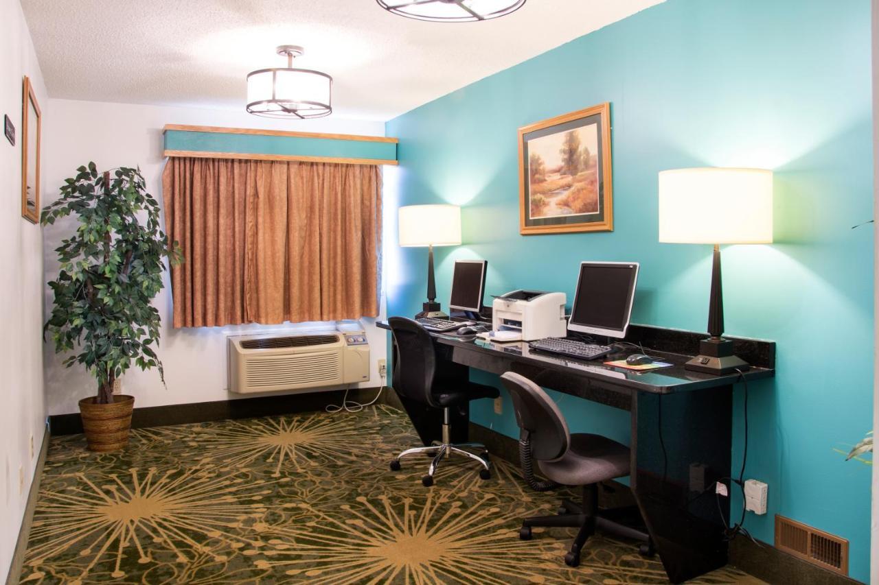 Baymont By Wyndham Robinson Hotel Ngoại thất bức ảnh